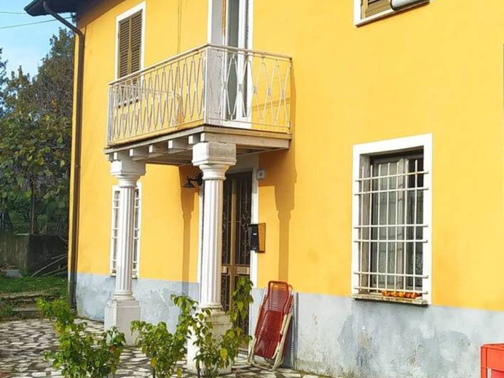 casa indipendente in vendita a Tresana
