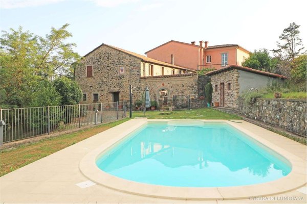 casa indipendente in vendita a Tresana