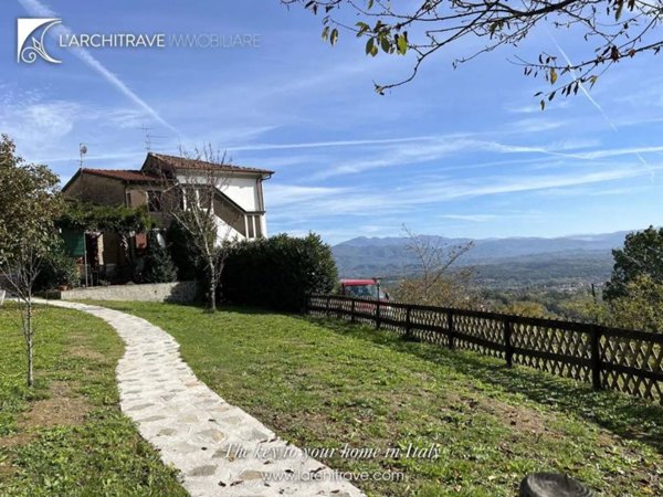 casa indipendente in vendita a Tresana