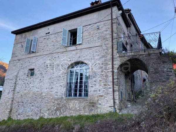 casa indipendente in vendita a Tresana