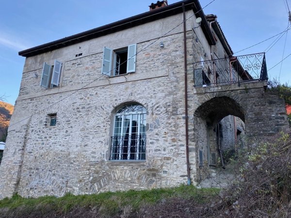 casa indipendente in vendita a Tresana