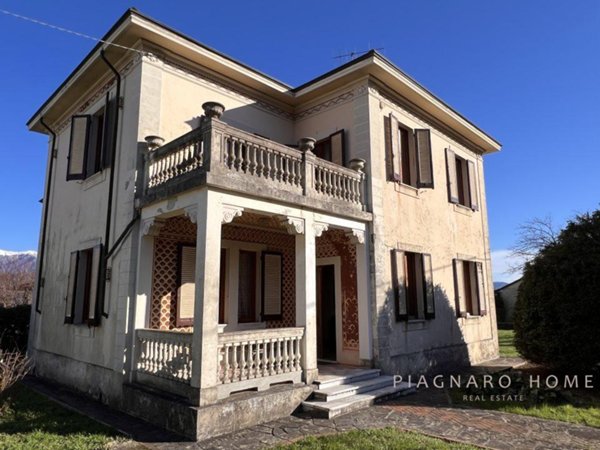 casa indipendente in vendita a Tresana