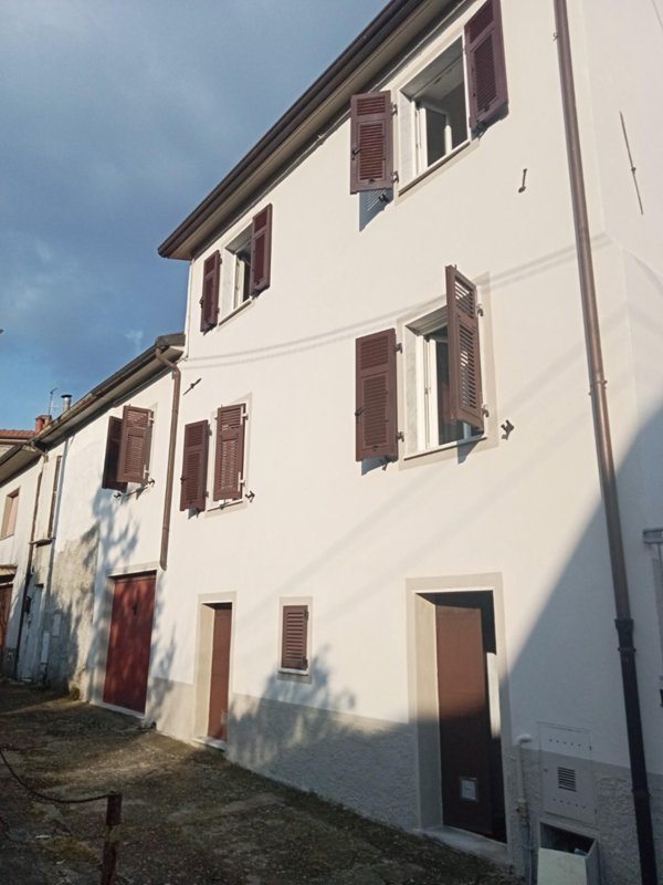casa semindipendente in vendita a Tresana