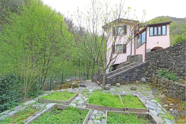 quadrivano in vendita a Tresana