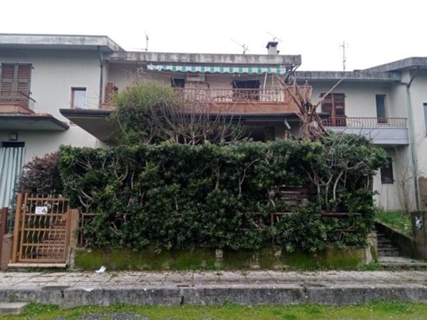 casa indipendente in vendita a Tresana