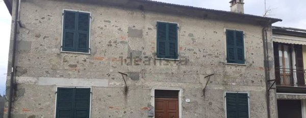 casa indipendente in vendita a Tresana