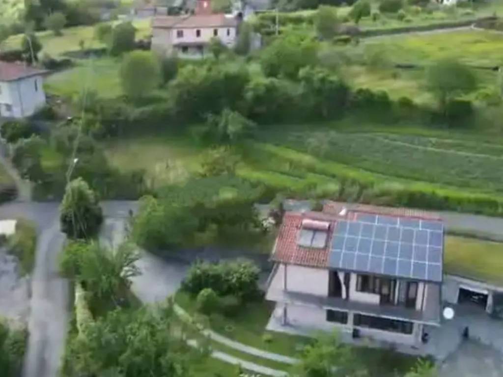 casa indipendente in vendita a Tresana