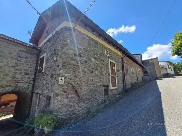 casa indipendente in vendita a Tresana