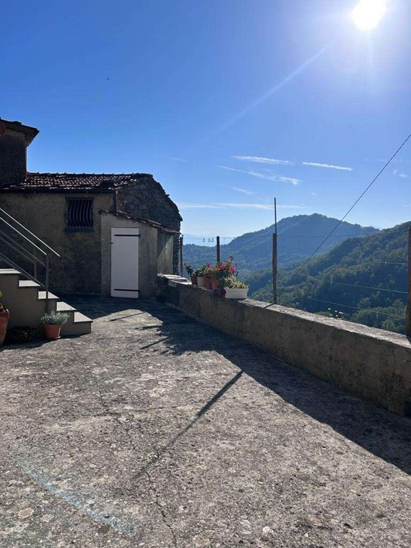 casa indipendente in vendita a Tresana