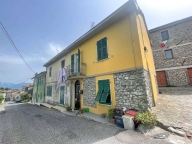 casa indipendente in vendita a Tresana