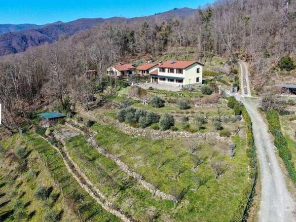 casa indipendente in vendita a Tresana
