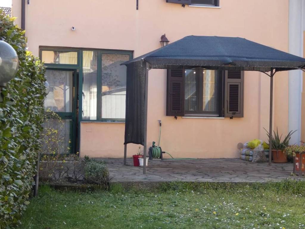 casa indipendente in vendita a Tresana