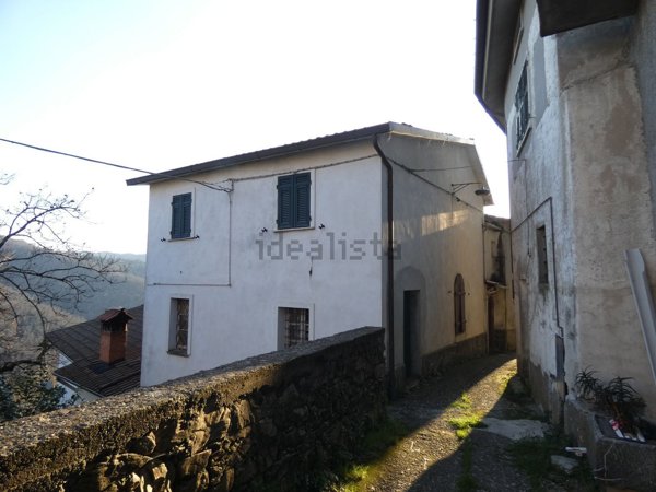 casa indipendente in vendita a Tresana