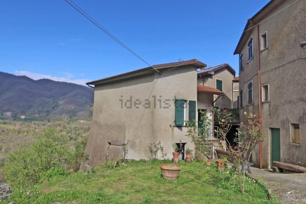 casa indipendente in vendita a Tresana