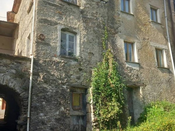 casa indipendente in vendita a Tresana