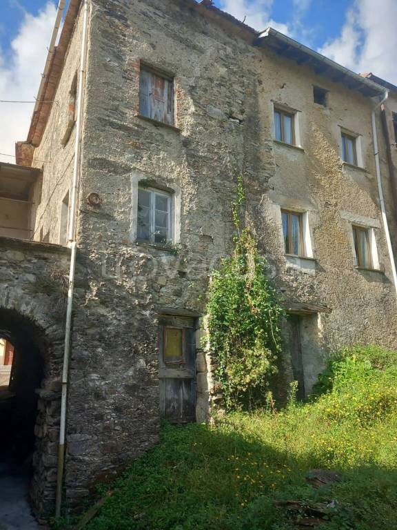 casa indipendente in vendita a Tresana