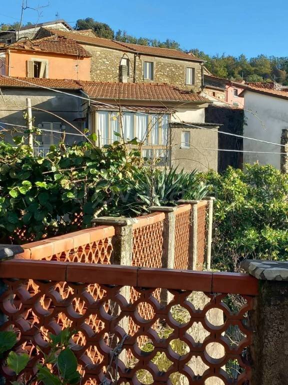 casa indipendente in vendita a Tresana