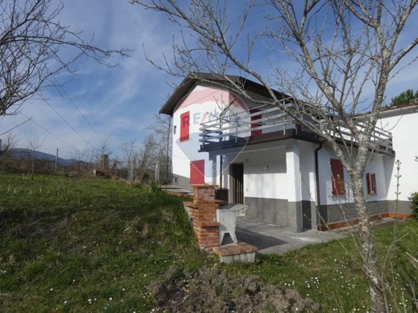 casa indipendente in vendita a Tresana