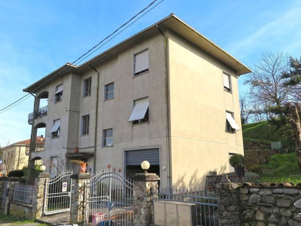 casa indipendente in vendita a Tresana