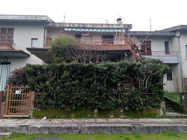 casa indipendente in vendita a Tresana