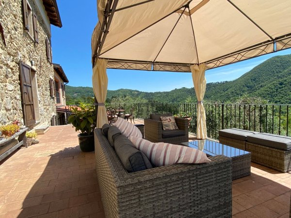 casa indipendente in vendita a Tresana