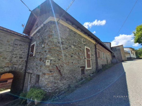 casa indipendente in vendita a Tresana