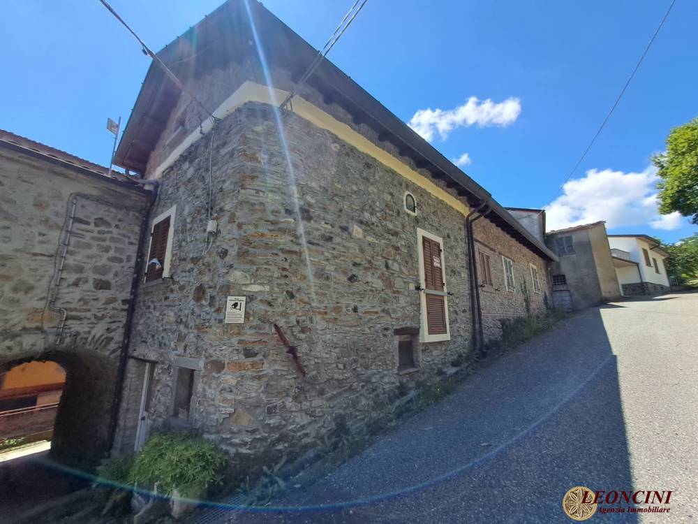 casa indipendente in vendita a Tresana