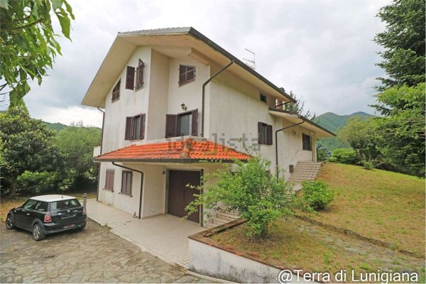 casa indipendente in vendita a Tresana