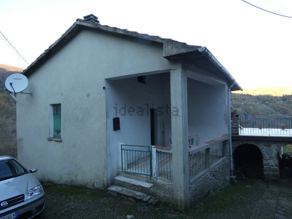 casa indipendente in vendita a Tresana