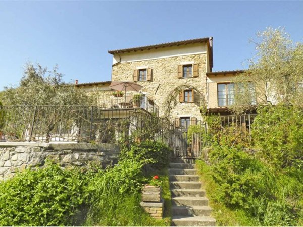 casa indipendente in vendita a Tresana