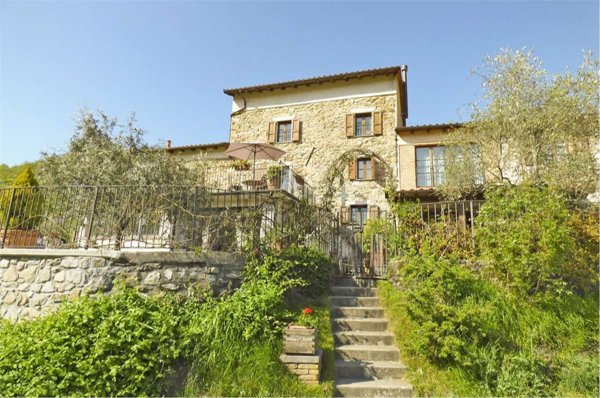 casa indipendente in vendita a Tresana