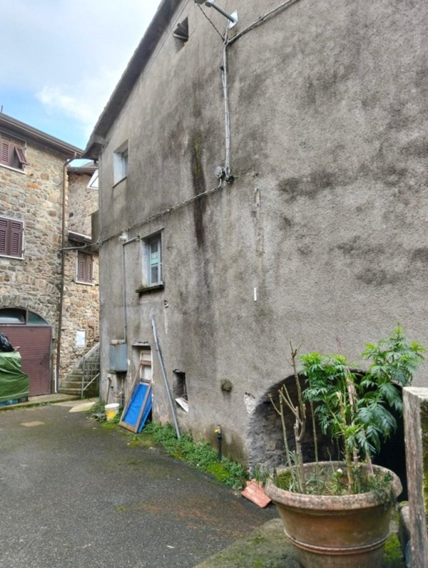 casa indipendente in vendita a Tresana