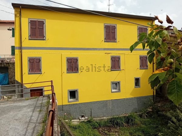 casa indipendente in vendita a Tresana