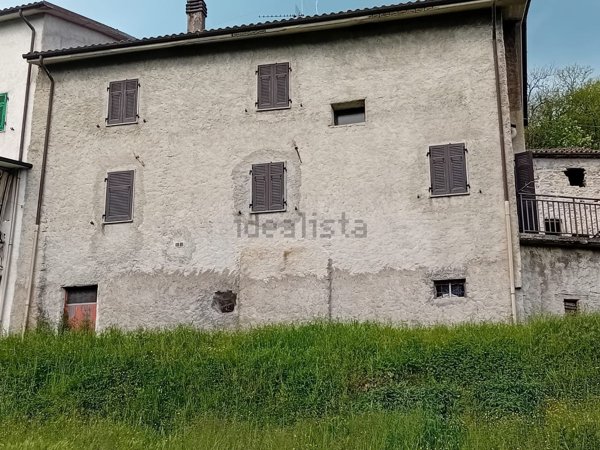 casa indipendente in vendita a Tresana
