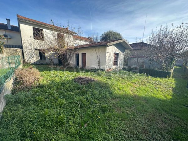 casa indipendente in vendita a Tresana