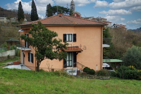 casa indipendente in vendita a Tresana