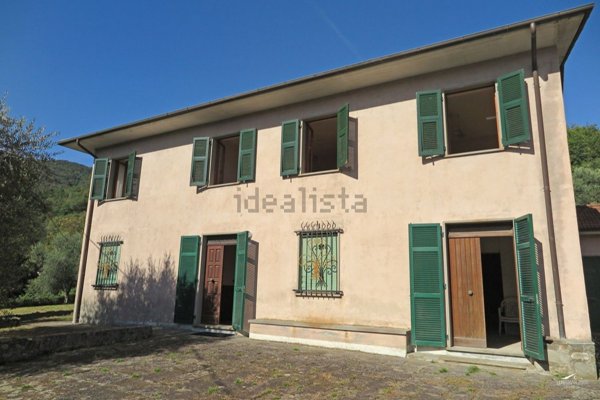 casa indipendente in vendita a Tresana