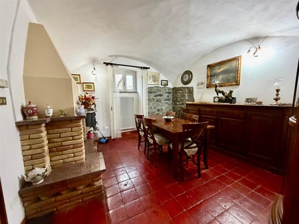 casa indipendente in vendita a Tresana
