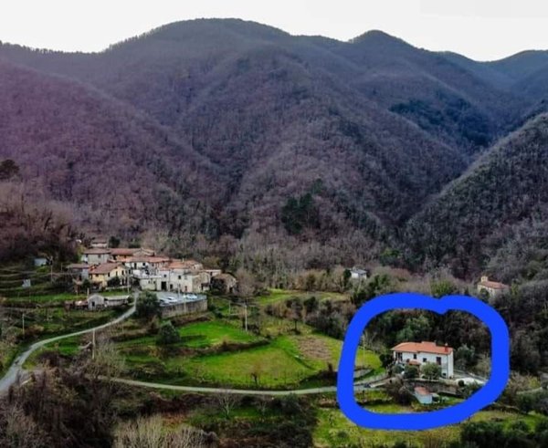 casa indipendente in vendita a Tresana