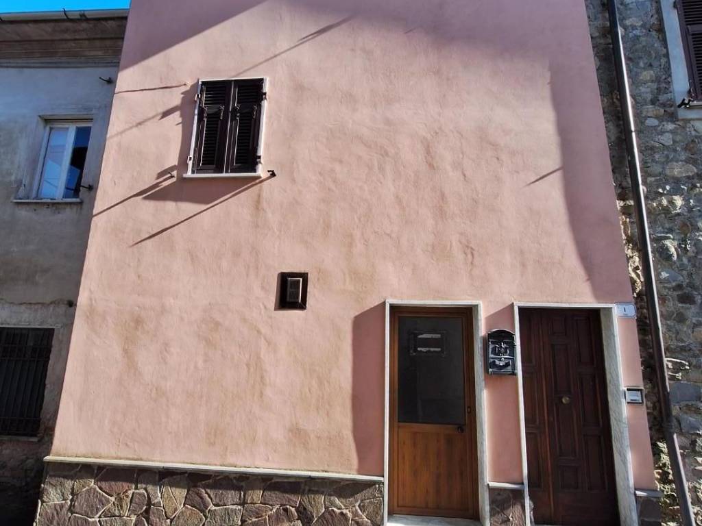 casa indipendente in vendita a Tresana