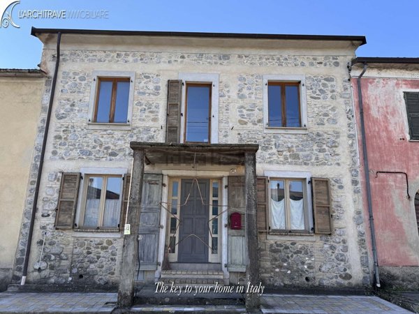 casa semindipendente in vendita a Tresana