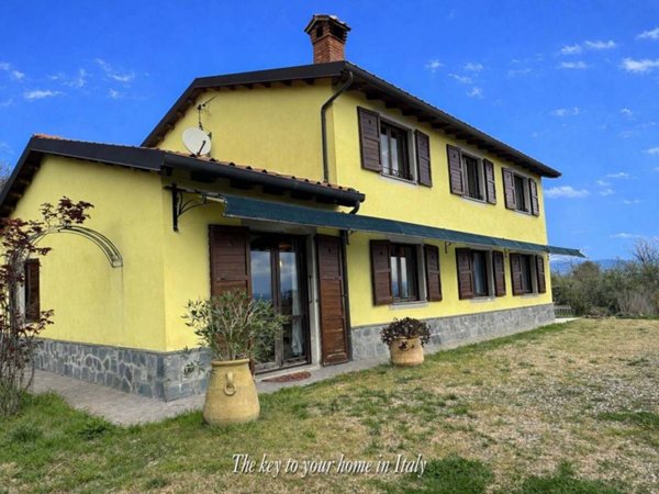 casa indipendente in vendita a Tresana