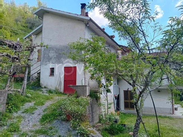 casa indipendente in vendita a Tresana