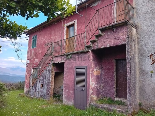 casa indipendente in vendita a Tresana