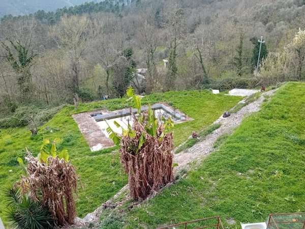 casa indipendente in vendita a Tresana