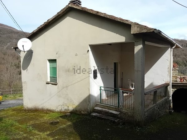casa indipendente in vendita a Tresana