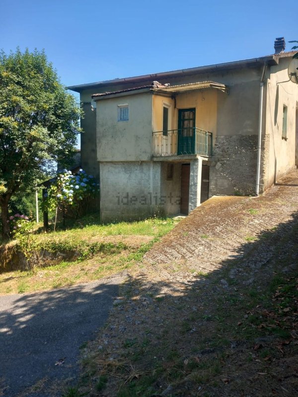 casa indipendente in vendita a Tresana