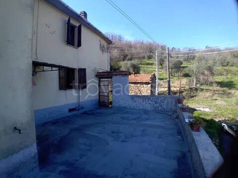 casa indipendente in vendita a Tresana