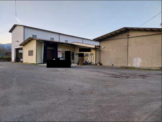 negozio in vendita a Tresana