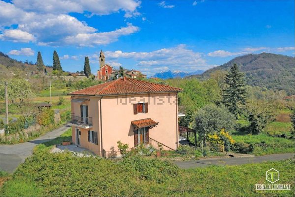 casa indipendente in vendita a Tresana